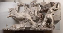 Relief Eroten auf Löwenjagd